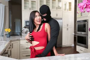 Chị gái tốt bụng cho tôi bắn tinh ngập lồn Mio Ishikawa